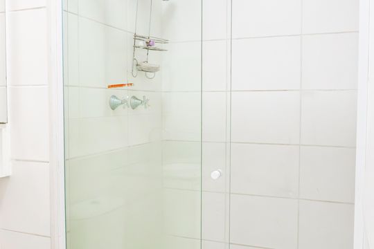 Banheiro social de apartamento à venda com 2 quartos, 55m² em Imperial de São Cristóvão, Rio de Janeiro