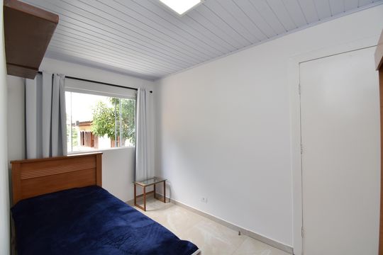 Quarto 1 de apartamento para alugar com 2 quartos, 60m² em Alto da Glória, Curitiba