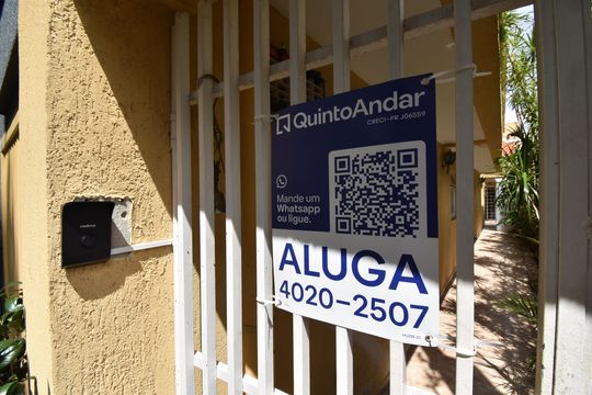 Plaquinha de apartamento para alugar com 2 quartos, 60m² em Alto da Glória, Curitiba