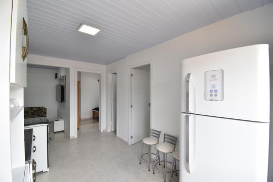 Cozinha de apartamento para alugar com 2 quartos, 60m² em Alto da Glória, Curitiba