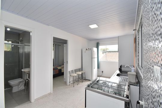 Cozinha de apartamento para alugar com 2 quartos, 60m² em Alto da Glória, Curitiba