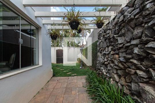 Casa para alugar com 6 quartos, 1100m² em Jardim America, Sorocaba