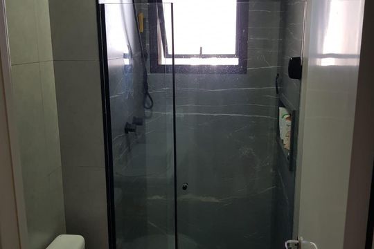 Banheiro de apartamento à venda com 2 quartos, 54m² em Centro, Osasco