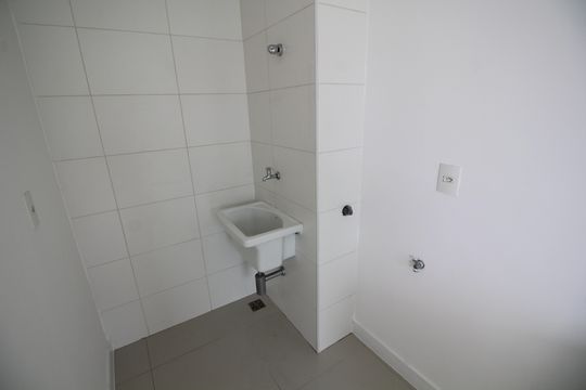 Área de Serviço de apartamento para alugar com 2 quartos, 79m² em Barra Olímpica, Rio de Janeiro