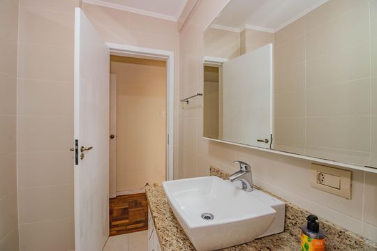 Banheiro de apartamento à venda com 3 quartos, 128m² em Bom Fim, Porto Alegre