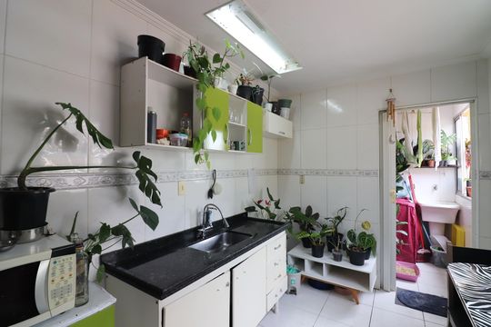 Cozinha e Área de Serviço de apartamento à venda com 2 quartos, 77m² em Vila Helena, São Bernardo do Campo