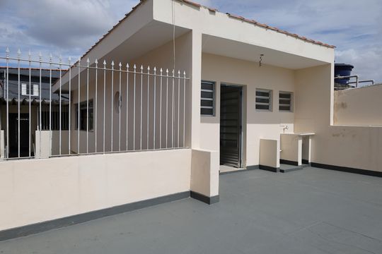 Casa à venda com 3 quartos, 175m² em Jardim Tupã, São Paulo