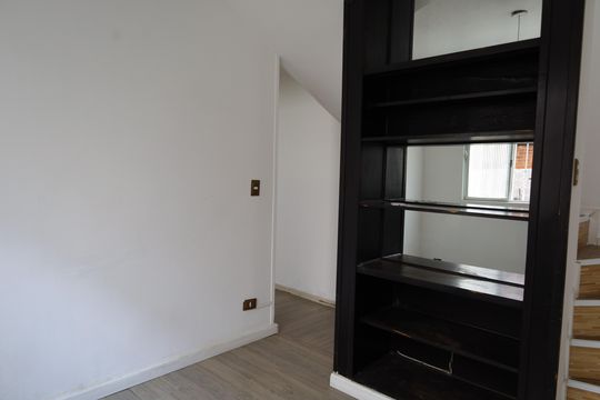 Casa à venda com 3 quartos, 175m² em Jardim Tupã, São Paulo