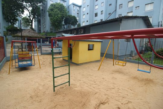 Área comum - Playground de apartamento à venda com 1 quarto, 44m² em Santo Antônio, Porto Alegre