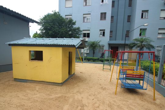 Área comum - Playground de apartamento à venda com 1 quarto, 44m² em Santo Antônio, Porto Alegre