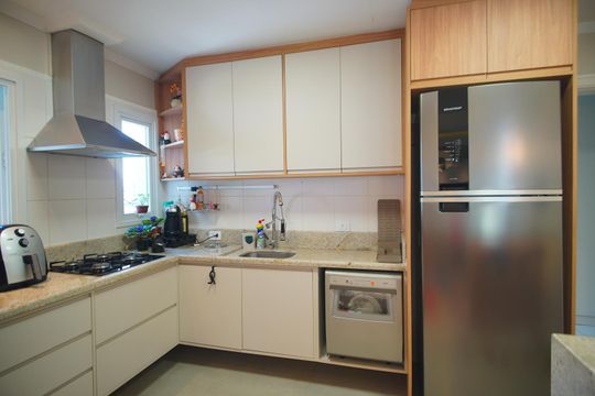 Cozinha de casa de condomínio à venda com 3 quartos, 360m² em Sarandi, Porto Alegre