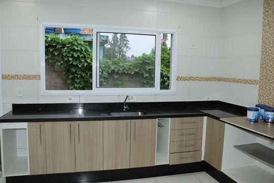 Casa para alugar com 3 quartos, 300m² em Nhambuca, Cotia