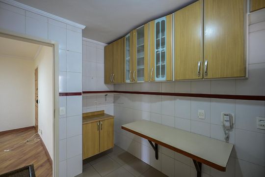 Cozinha de apartamento para alugar com 3 quartos, 70m² em Jardim Monte Kemel, São Paulo