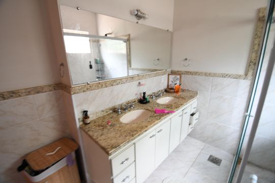 Banheiro  Suíte de casa à venda com 5 quartos, 268m² em Cidade Universitária, Campinas