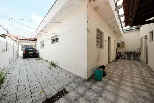 Área externa de casa à venda com 6 quartos, 250m² em Parque Paineiras, São Paulo