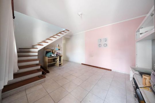 Sala de casa à venda com 6 quartos, 250m² em Parque Paineiras, São Paulo