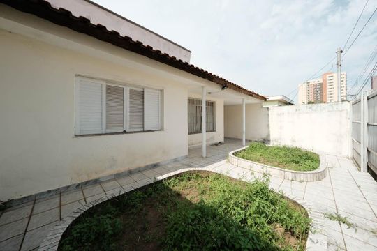 Área externa de casa à venda com 6 quartos, 250m² em Parque Paineiras, São Paulo