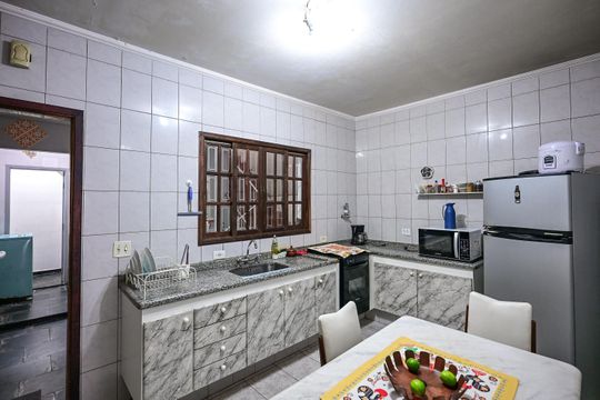 Cozinha de casa à venda com 2 quartos, 100m² em Chácara Agrindus, Taboão da Serra