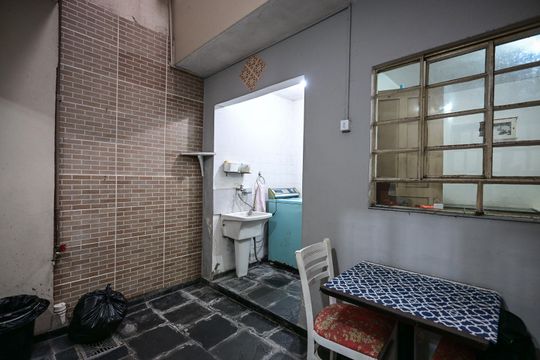 Área de Serviço  de casa à venda com 2 quartos, 100m² em Chácara Agrindus, Taboão da Serra