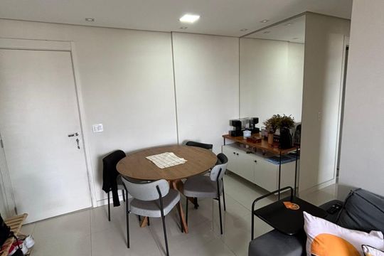 Sala de apartamento à venda com 2 quartos, 63m² em Vila Sonia, São Paulo