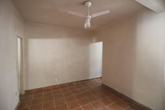 Sala de casa para alugar com 2 quartos, 872m² em Olinda, Nilópolis