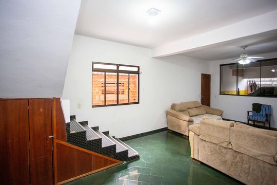 Sala de TV Casa 1 de casa para alugar com 5 quartos, 250m² em Jardim das Laranjeiras (zona Sul), Diadema