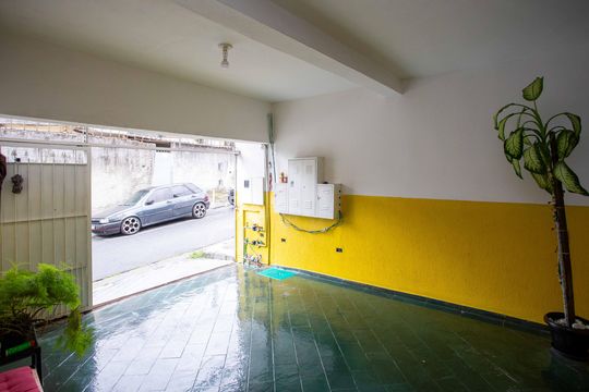 Garagem de casa para alugar com 5 quartos, 250m² em Jardim das Laranjeiras (zona Sul), Diadema