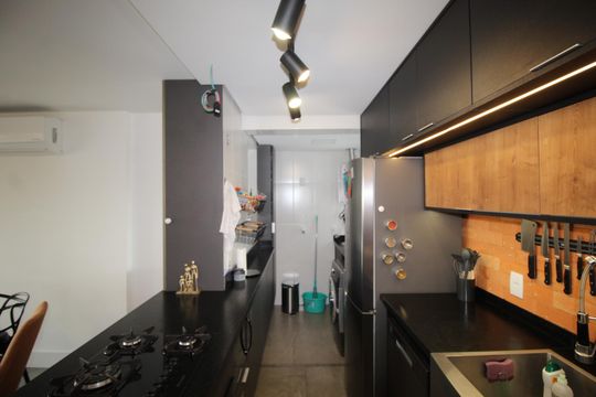 Cozinha de apartamento à venda com 3 quartos, 141m² em Vila Ipiranga, Porto Alegre