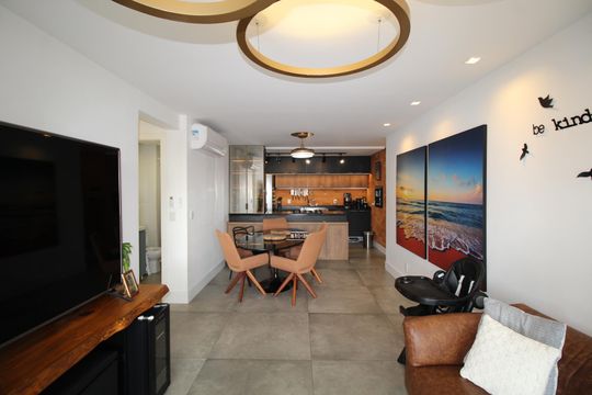 Sala de apartamento à venda com 3 quartos, 141m² em Vila Ipiranga, Porto Alegre