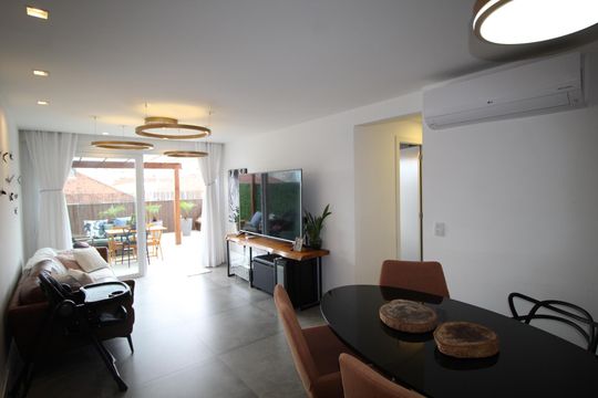 Sala de apartamento à venda com 3 quartos, 141m² em Vila Ipiranga, Porto Alegre