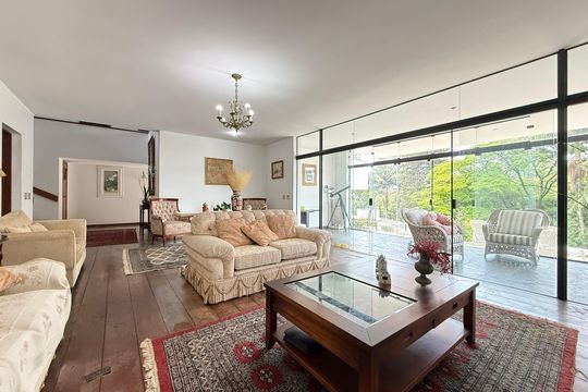 Casa à venda com 4 quartos, 400m² em Jardim Guedala, São Paulo