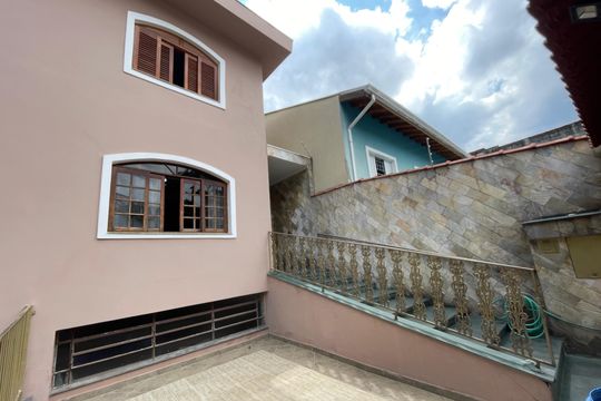 Casa à venda com 3 quartos, 190m² em Vila Maria Luisa, São Paulo