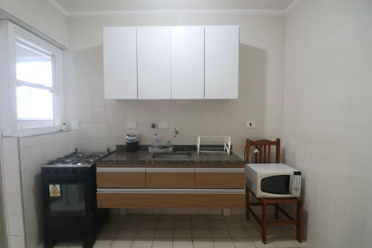 Cozinha de apartamento para alugar com 2 quartos, 90m² em Vila Julia, Guarujá
