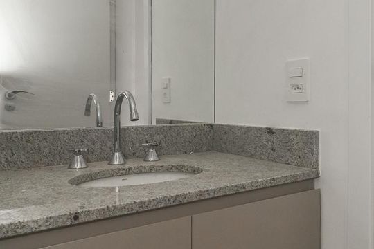 Banheiro de apartamento para alugar com 0 quarto, 25m² em Passo D’areia, Porto Alegre