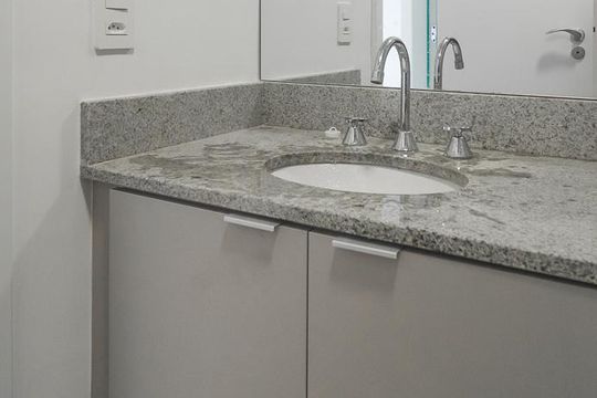 Banheiro de apartamento para alugar com 0 quarto, 26m² em Passo D’areia, Porto Alegre