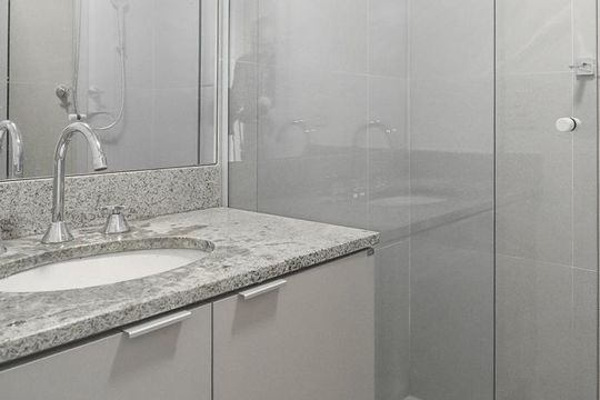 Banheiro de apartamento para alugar com 0 quarto, 26m² em Passo D’areia, Porto Alegre