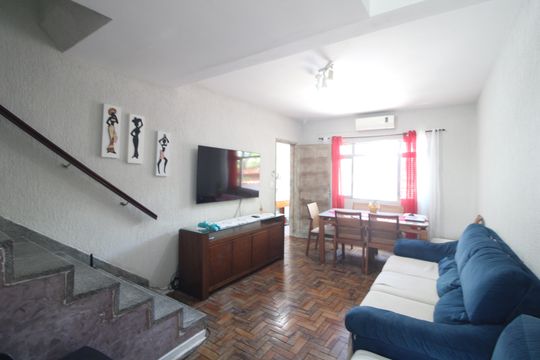 Casa à venda com 3 quartos, 165m² em Jardim das Flores, São Paulo