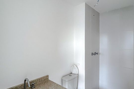 Banheiro de kitnet/studio à venda com 1 quarto, 25m² em Vila Zilda, São Paulo