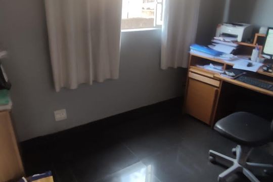 Casa à venda com 5 quartos, 312m² em Santa Monica, Belo Horizonte