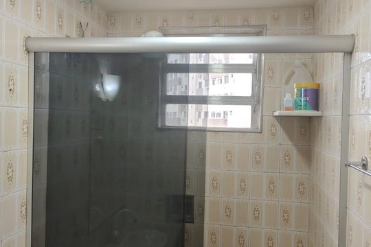 Banheiro de apartamento para alugar com 2 quartos, 68m² em Pavuna, Nilópolis