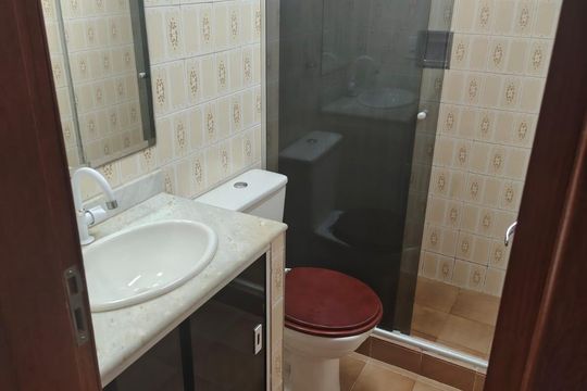 Banheiro de apartamento para alugar com 2 quartos, 68m² em Pavuna, Nilópolis