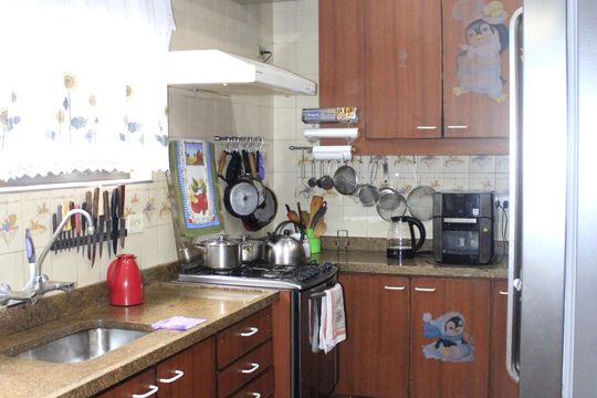 Cozinha de casa à venda com 4 quartos, 240m² em Vila Galvão, Guarulhos