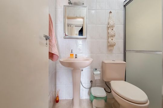 Banheiro da Suíte de casa à venda com 6 quartos, 180m² em Ipiranga, São Paulo