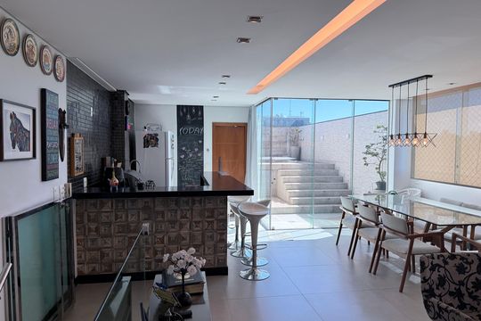 Apartamento à venda com 3 quartos, 160m² em Santa Efigênia, Belo Horizonte
