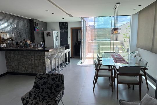 Apartamento à venda com 3 quartos, 160m² em Santa Efigênia, Belo Horizonte