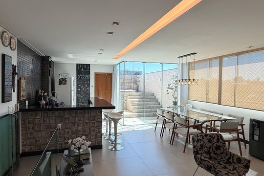 Apartamento à venda com 3 quartos, 160m² em Santa Efigênia, Belo Horizonte