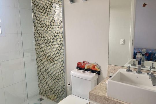 Banheiro de casa de condomínio à venda com 4 quartos, 360m² em Alphaville, Santana de Parnaíba