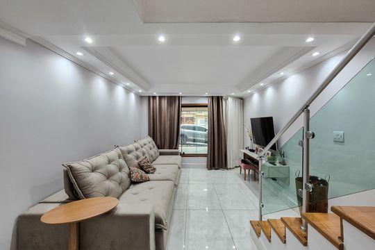 Casa à venda com 3 quartos, 129m² em Jardim Ipe, São Bernardo do Campo