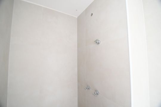 Banheiro de apartamento à venda com 1 quarto, 36m² em Botafogo, Campinas