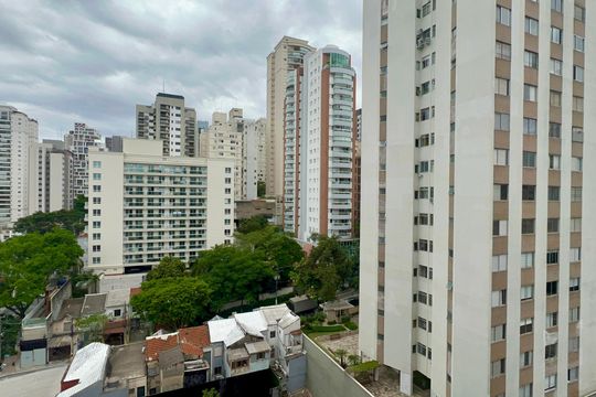 Varanda de kitnet/studio para alugar com 1 quarto, 28m² em Pinheiros, São Paulo